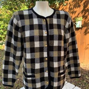 Vintage Croft & Barrow button up sweater size Small.